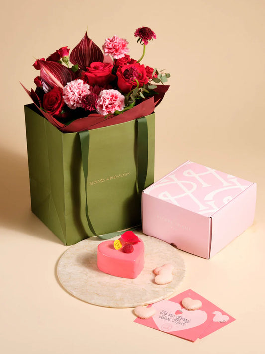 Bundle Mother's Day - Ispahan Cheesecake & Flowers